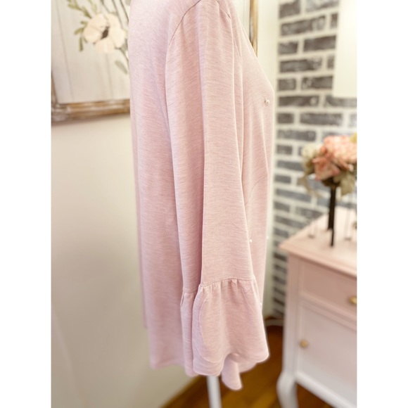 NWOT {Zac & Rachel} Top with pearl accents - Picture 5 of 8